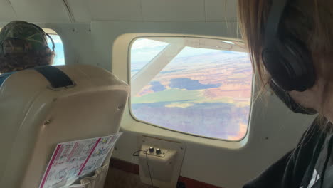 Admiring-the-Grand-Canyon-beauty-from-the-skies