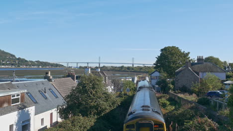 Passenger-train-out-of-Inverness