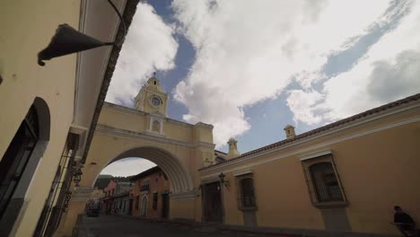 Time-Lapse-in-Arch-of-Santa-Catalina-Street,-Antigua-Guatemala