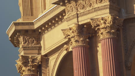 The-Palace-of-Fine-Arts,-Close-Up-Pillar