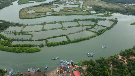 gardens-are-appearing-in-the-middle-of-the-water-and-a-residency-in-Hong-Kong-is-appearing