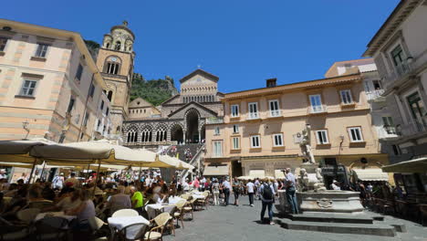 Fixed-View-of-Piazza-Duomo-Amalfi,-Famous-Italian-Tourist-Destination