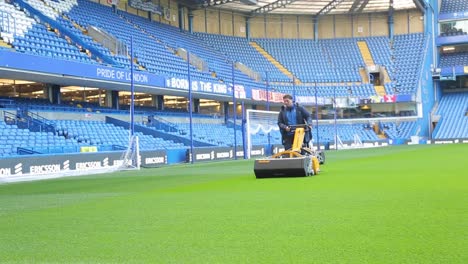 El-Famoso-Estadio-Elland-Road-En-Leeds,-Inglaterra,-Preparándose-Para-Un-Partido-De-Fútbol