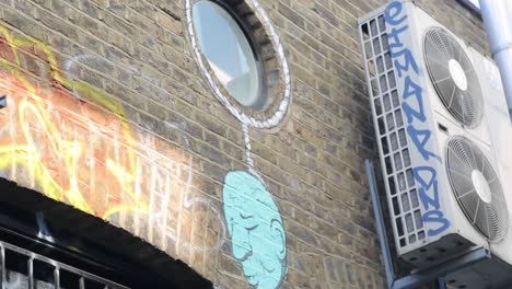 Callejón-Trasero-Londres-Pintada-Vandalismo