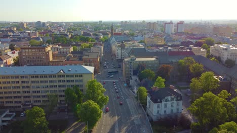 Vista-Aérea-De-La-Calle-Českobratrská-Y-La-Iglesia-Evangélica-De-Cristo-En-Ostrava