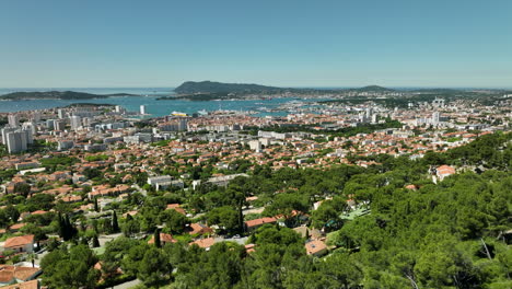 Panorama-Luftaufnahme-Des-Stadthafens-Von-Toulon-In-Südfrankreich