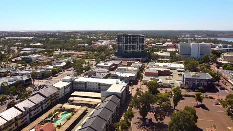 Vista-Aérea-Descendente-De-Los-Apartamentos-Joondalup-Con-El-Edificio-Arthouse-Al-Fondo.