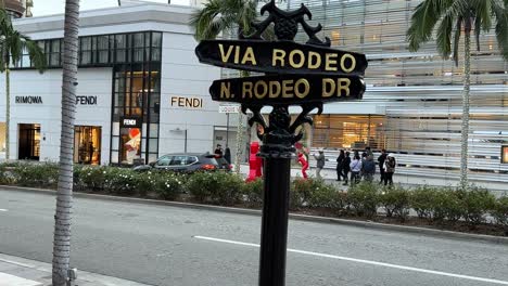 Rodeo-Drive-Schild-In-Los-Angeles