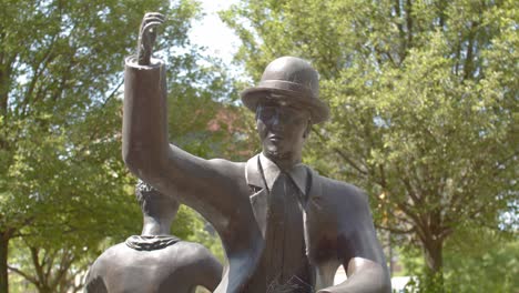 Solidarity-Movement-male-statue-in-downtown-Grand-Rapids,-Michigan-with-stable-close-up-video