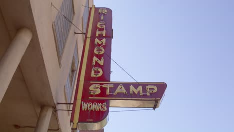 Richmond-Stamp-Works-sign-in-downtown-Grand-Rapids,-Michigan-with-stable-shot