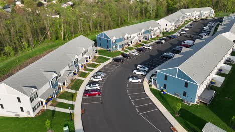 American-townhomes-in-suburbia-with-parking-cars