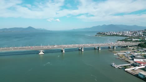 Hercílio-Luz-Brücke-In-Florianópolis,-Brasilien