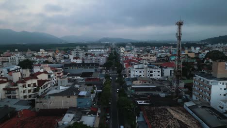 Canasvieiras-center,-among-the-tourist-buildings-of-Florianópolis,-Brazil