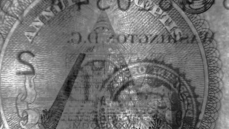 Primer-Plano-De-La-Pirámide-Del-Ojo-Illuminati-De-Un-Dólar