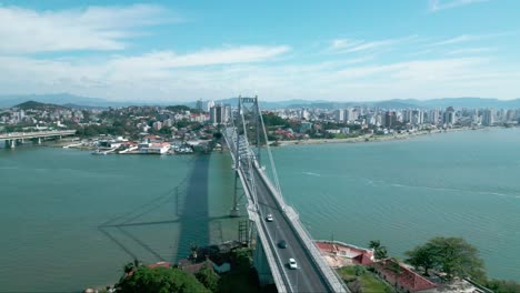 Hercílio-De-La-Luz-Isla-De-Santa-Catarina-Con-El-Continente-De-Florianópolis-País-De-Brasil