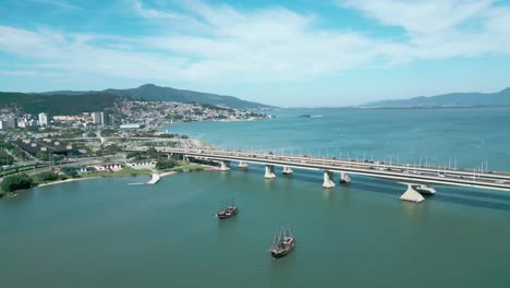 Struktur-Namens-Pedro-Ivo-Campos-Brücke-In-Florianópolis,-Brasilien