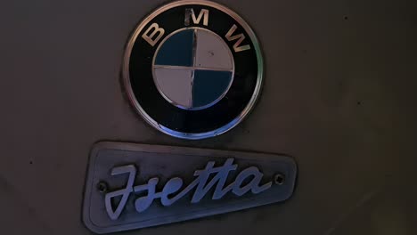 Logotipo-De-Bmw-Isetta-Moto-Coupé-300-Microcoche-De-Los-Años-50,-Primer-Plano