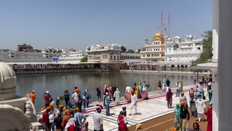 There-is-a-large-temple-in-the-middle-of-the-water-around-where-many-tourists