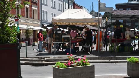 Shopping-within-the-famous-Jewish-Square,-Krakow,-Poland