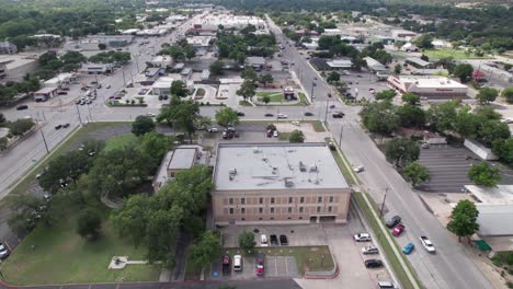 Luftaufnahmen-Des-Gerichtsgebäudes-Des-Kerr-County-In-Kerrville,-Texas