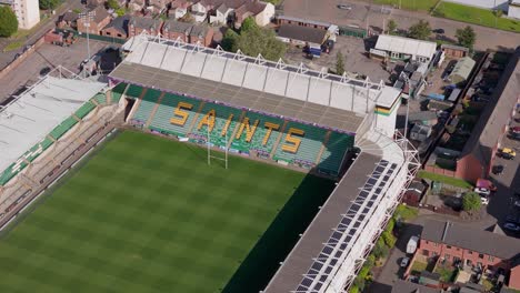 Vista-Aérea-Del-Estadio-De-Rugby-De-Los-Northampton-Saints-Mirando-Hacia-Abajo-Sobre-La-Sede-Del-Equipo