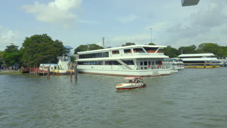 marine-drive-kochi,-Ernakulam-view-from-water-,water-front-shore-buildings-views