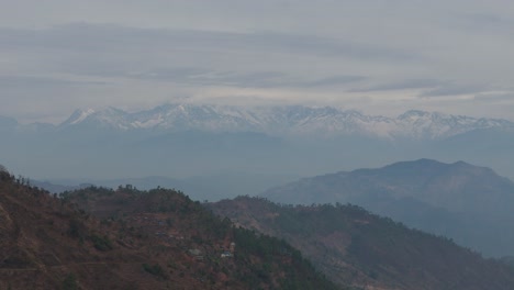 Wunderschöne-Himalaya-Bergkette-In-Nepal