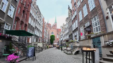 Calle-Mariacka-Famosa-Por-Sus-Ventas-De-ámbar-Y-Oro,-Ciudad-De-Gdańsk