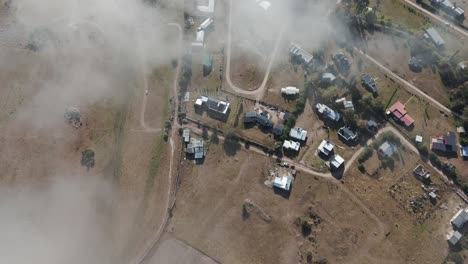 Luftaufnahme-Von-Oben-Von-Häusern-In-Der-Ländlichen-Stadt-Tafí-Del-Valle-In-Der-Nördlichen-Provinz-Tucumán,-Argentinien