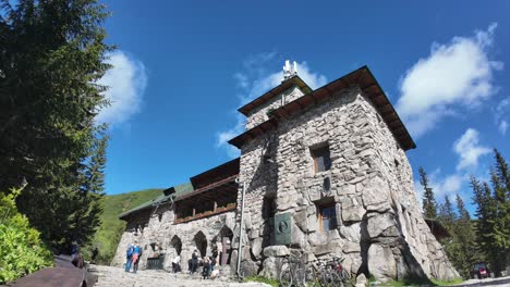 Refugio-De-Montaña-Murowaniec,-Montañas-Tatras,-Lapsos-De-Tiempo