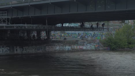 Scaffolders-build-scaffolding-under-Vienna-canal-bridge