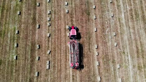 Bale-wagon-automatically-collects-square-bales