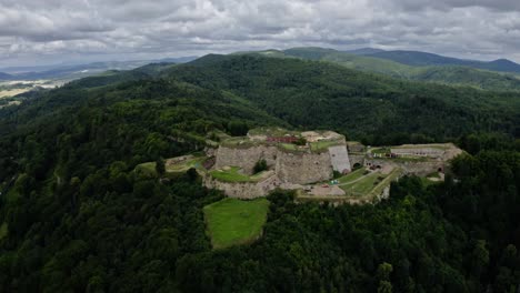 Fort-Srebrna-Gora---Ehemaliges-Militärfort-In-Der-Woiwodschaft-Niederschlesien,-Polen