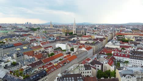 Drone-Aéreo,-Parte-Histórica-Capital-Viena,-Austria-Plaza-Stephansplatz