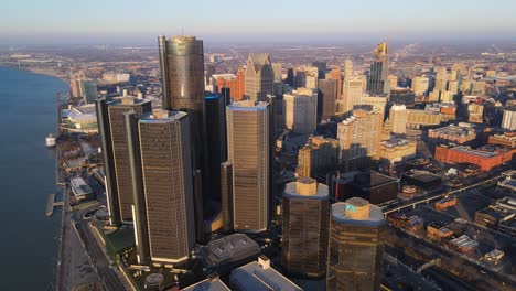 Detroit-Skyline-with-Renaissance-Center-with-Golden-sunlight-in-Aerial-view