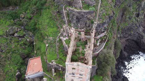 Luftaufnahme-Des-Verlassenen-Casa-Hamilton-In-Los-Realejos-Auf-Teneriffa-Am-Meer