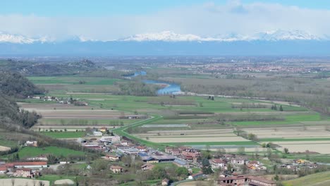 Valle-Del-Río-Po,-Campos-Agrícolas-Productivos-Más-Allá-De-Gabiano,-Italia