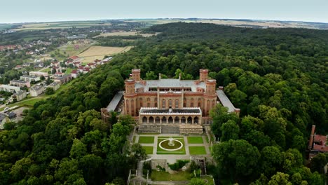 Palace-of-Marianne-Orange-Nassau-And-Its-Courtyard-in-Kamieniec-Ząbkowicki,-Poland