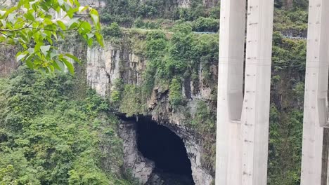 The-huge-cave-below-the-highway