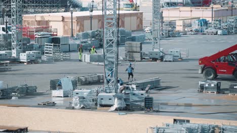 Französische-Arbeiter-Arbeiten-Für-Die-Vorbereitung-Der-Olympischen-Spiele-In-De-La-Concorde,-Paris