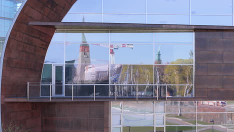 Modern-architecture-of-Kiasma-contemporary-art-museum-Helsinki,-telephoto-aerial