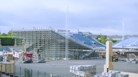 Aufnahme-Von-Tribünen-Und-Anderer-Ausrüstung,-Die-Für-Die-Olympischen-Spiele-2024-In-Paris-Vorbereitet-Werden