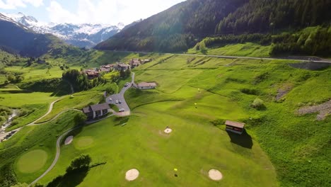 Vuelo-Aéreo-De-Drones-Sobre-La-Ciudad-De-Suiza