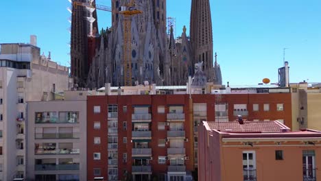 Vista-Aérea-De-La-Sagrada-Familia-En-Barcelona,-España.