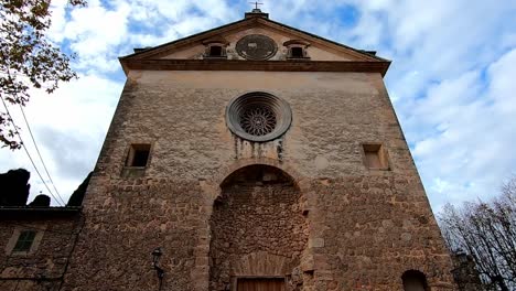 Sant-Julia-church-in-rural-town-Campos,-southwest-of-Mallorca,-Spain