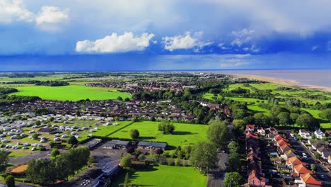 Drohender-Sturm-über-Der-Küstenstadt-Skegness