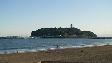 Zeitlupen-Kinolandschaft-Auf-Der-Insel-Enoshima-In-Kanagawa