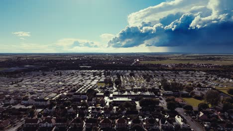 Drohender-Sturm-über-Der-Küstenstadt-Skegness