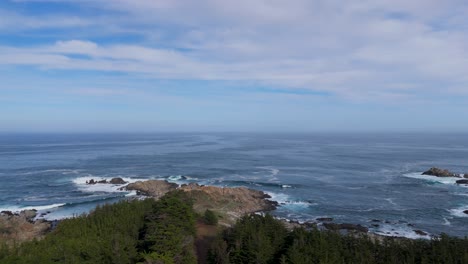 Océano-Quintay-Valparaiso-Chile-Tunquen-Invierno-Luz-Diurna-Drone-Volando-Hacia-Arriba