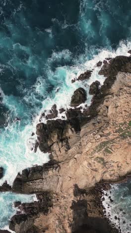 Aerial-view-of-cliffs-and-rocks-at-Punta-Cometa-in-Mazunte,-Oaxaca